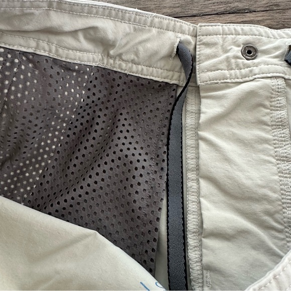 Mack Weldon size Large Tan Nylon Performance Shorts 8” Inseam Activewear Beige - Picture 6 of 7